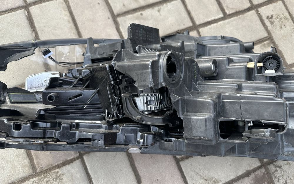 Фара Mustang mach-e