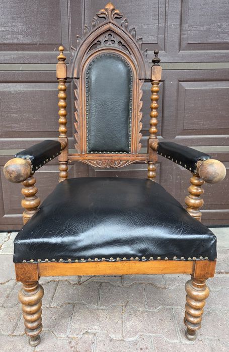 Antyk fotel tron styl neogotycki ladnie zachowany