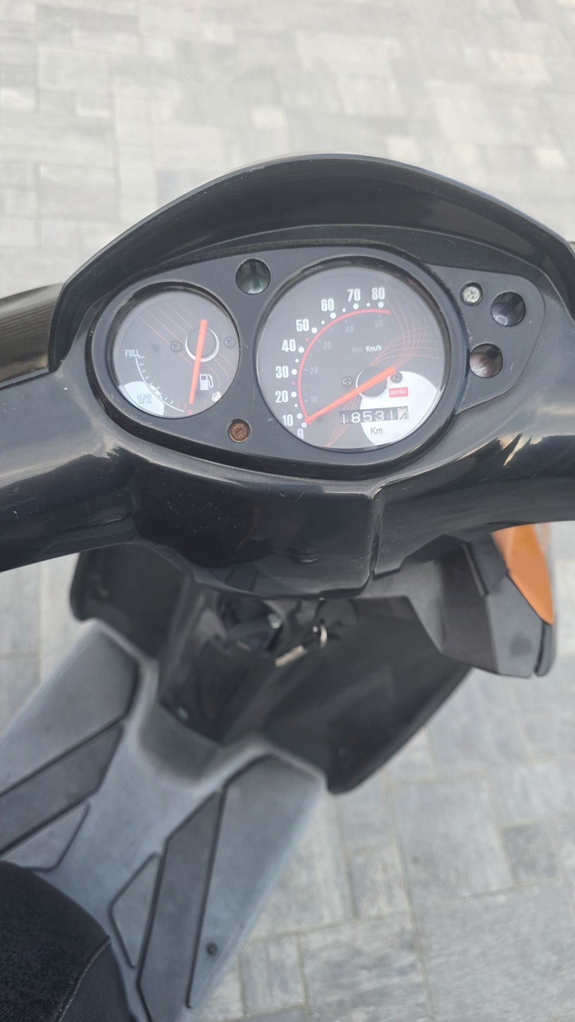 Piaggio aprlla 50 cm³ | 2012 | 18 500 km | 5000 zł

Sprzedam skuter Pi