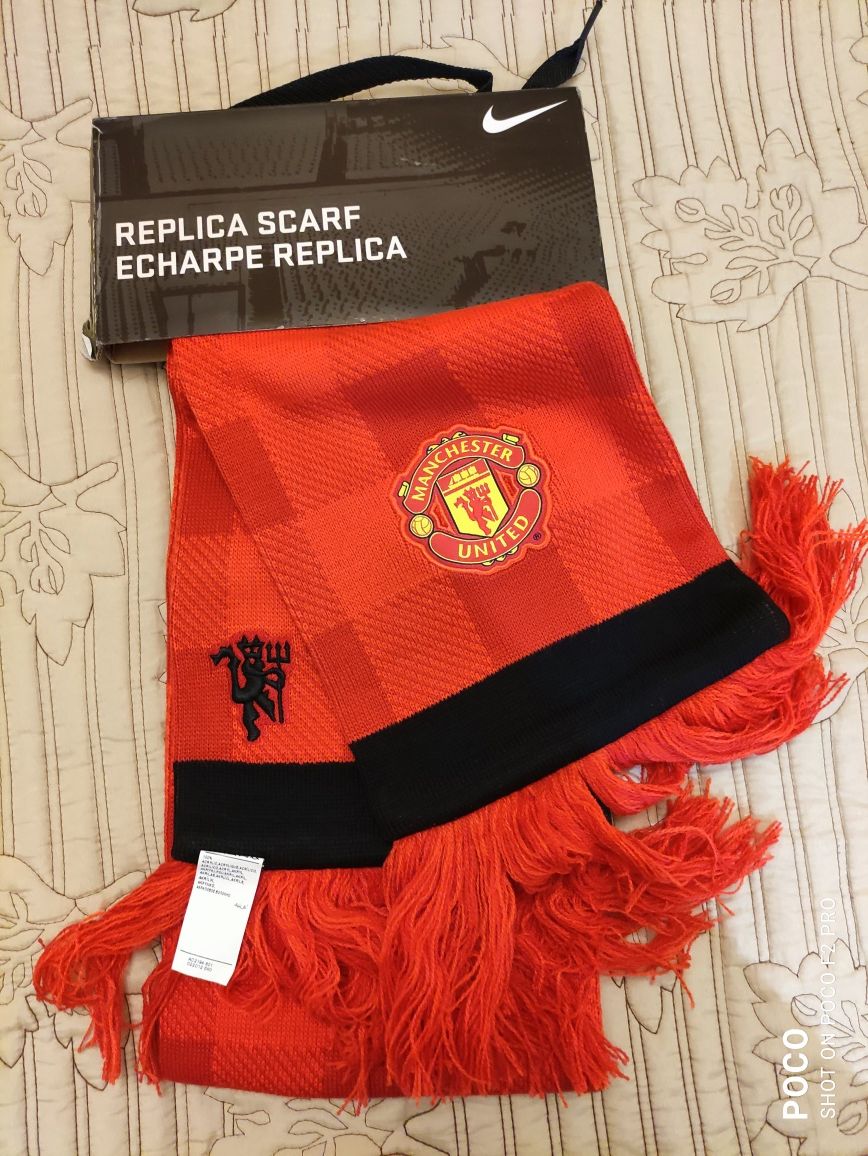 Шарф Manchester United.