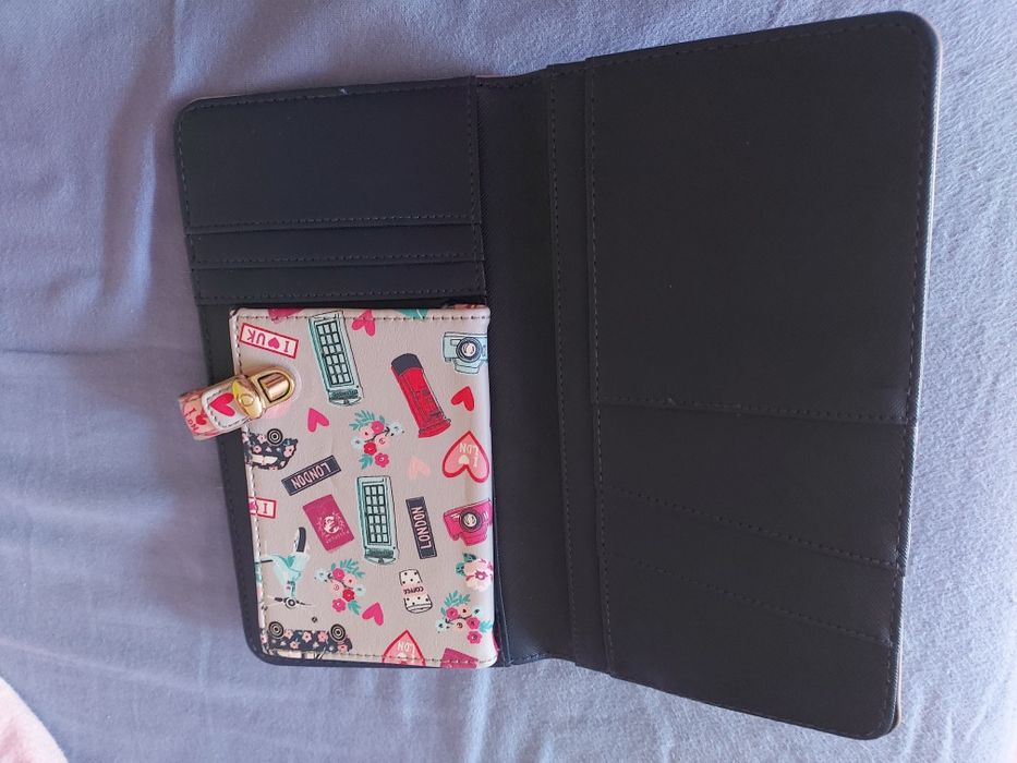 Carteira passaporte e bilhete avião/viagem