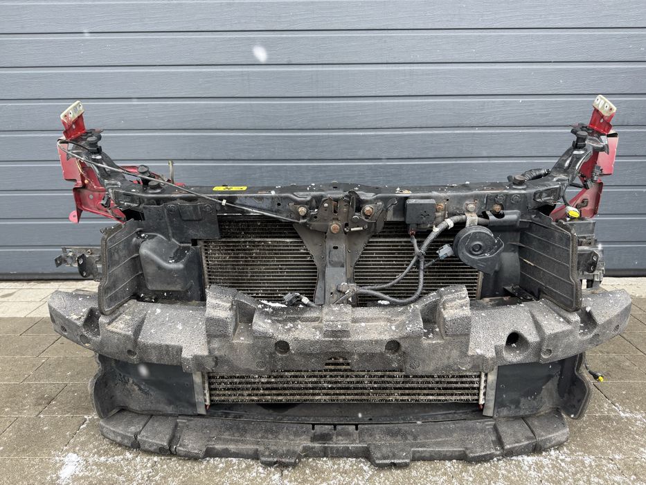 Установочная панель телевізор радіатори  Nissan Qashqai