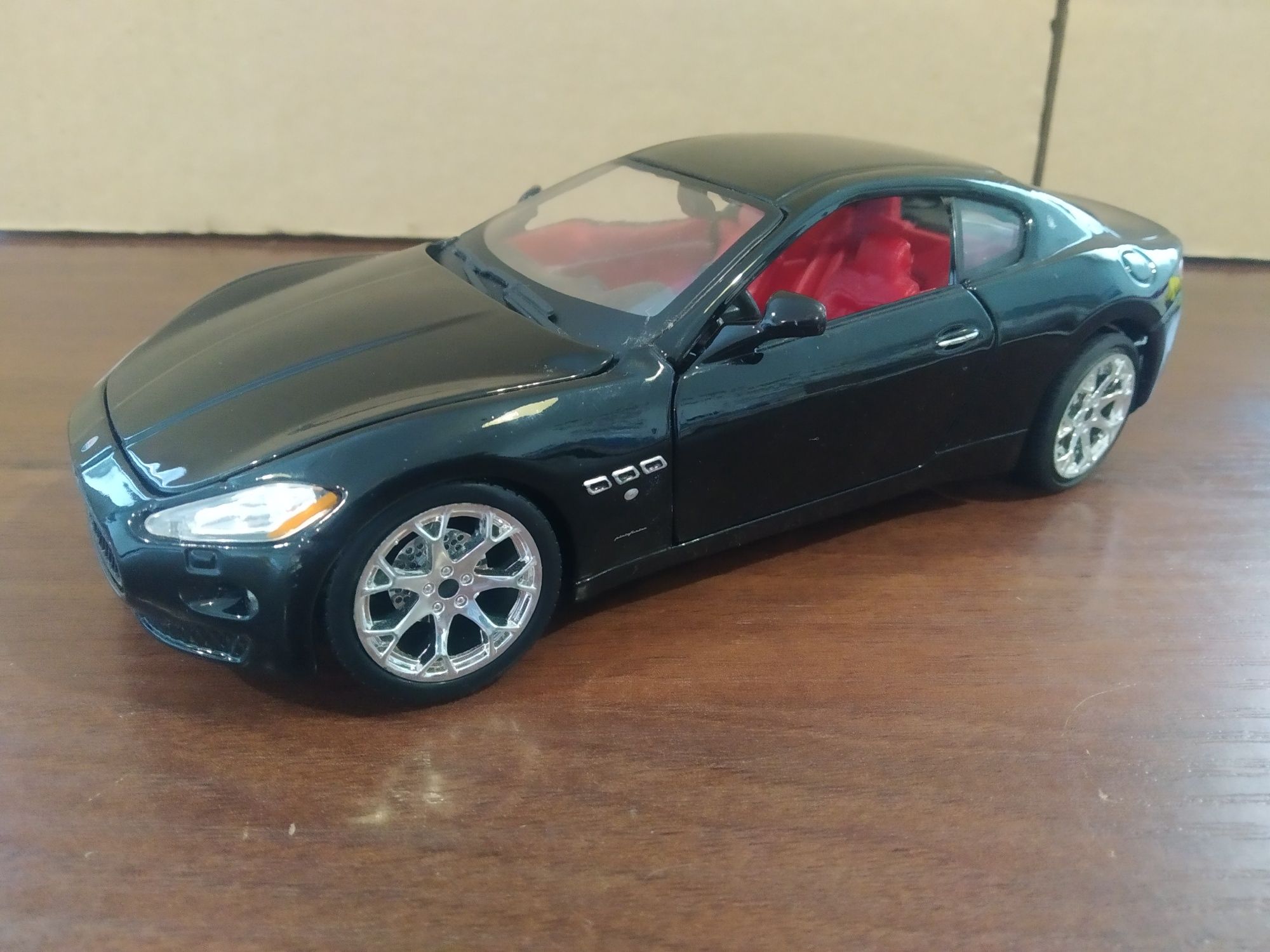 Моделі Mercedes та інші 1/24