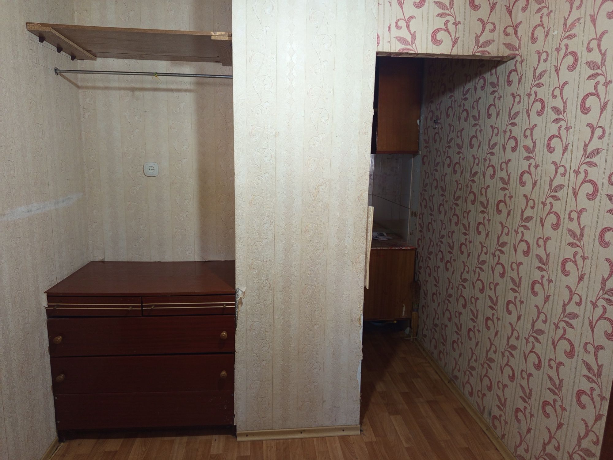 Продам свою гостинку  , квартиру со своим сан узлом