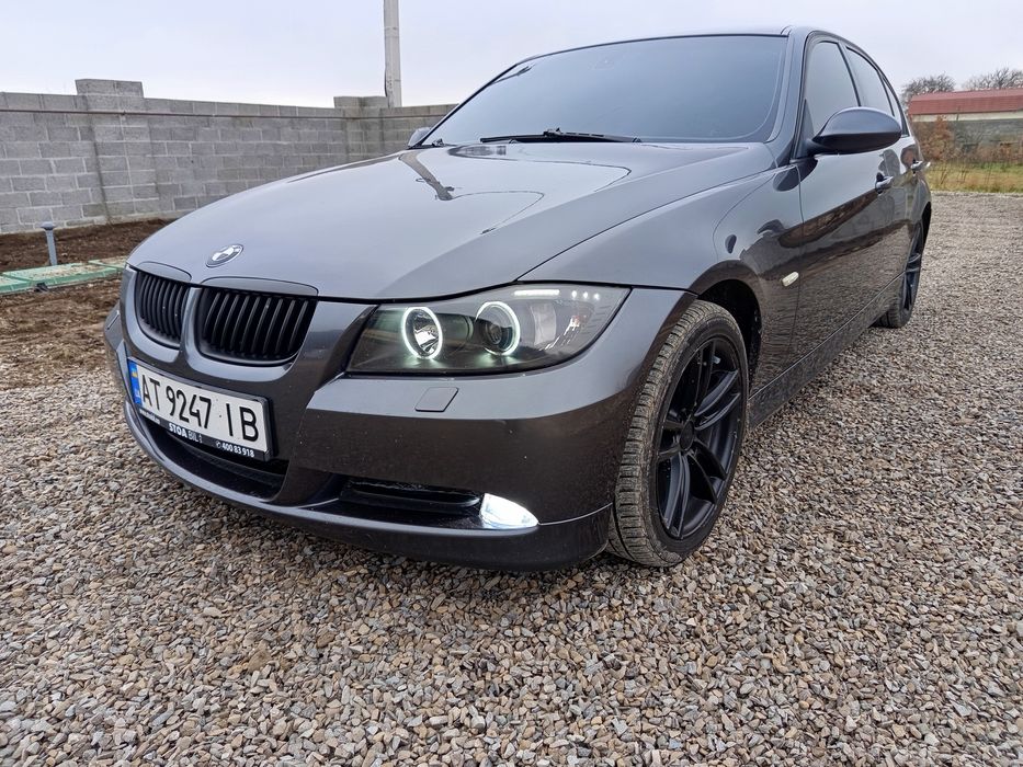 BMW E90 318I.2.0