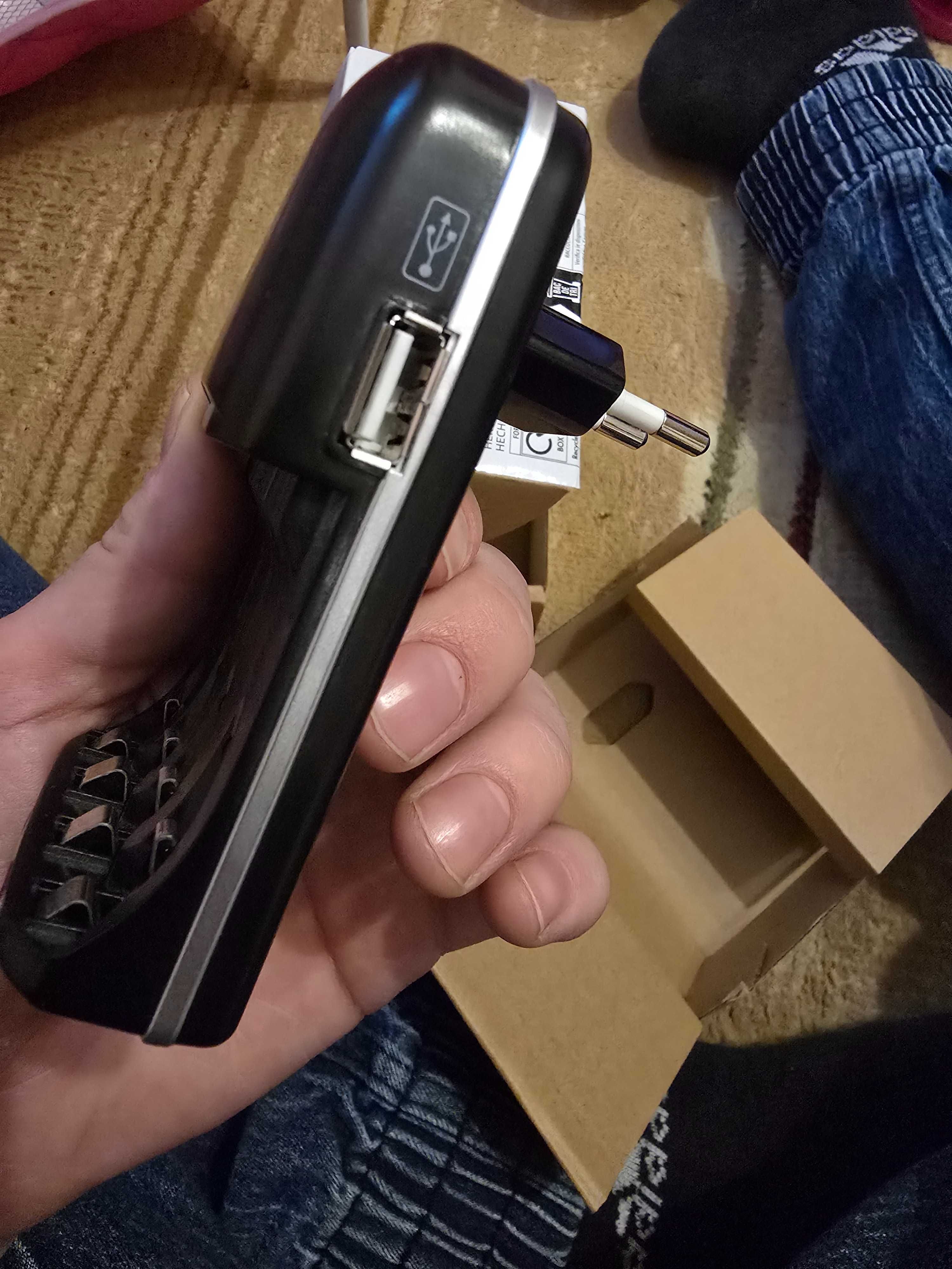 Amazon basics ładowarka do akumulatorów baterii ni-mh4 AA/AAA USB eu