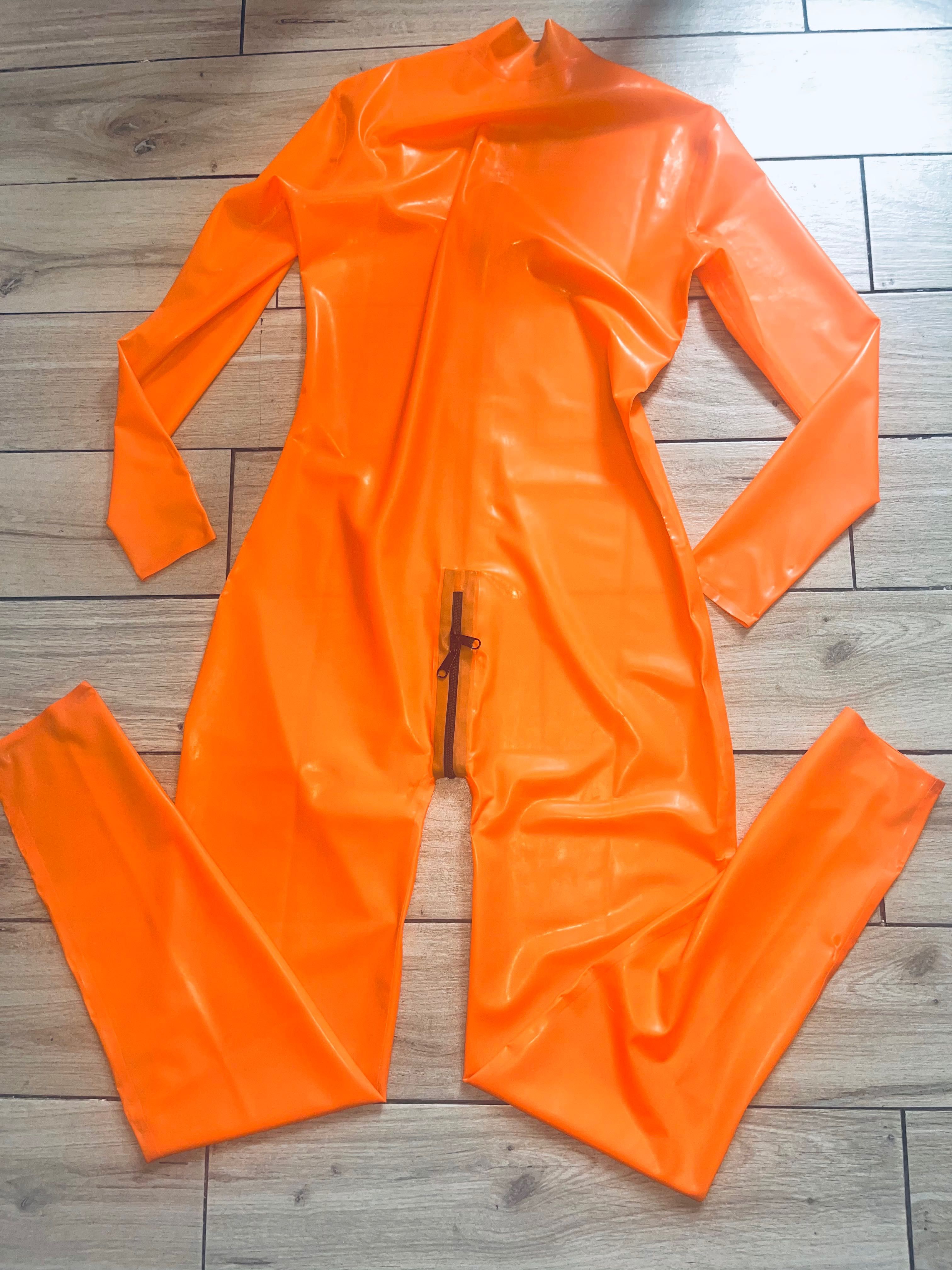 866/ ODRĘKI L pomarańczowy orange kombinezon catsuit latex CHLOROWANY
