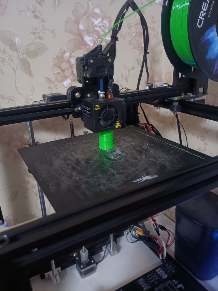 Продам 3д принтер Creality Ender-5pro