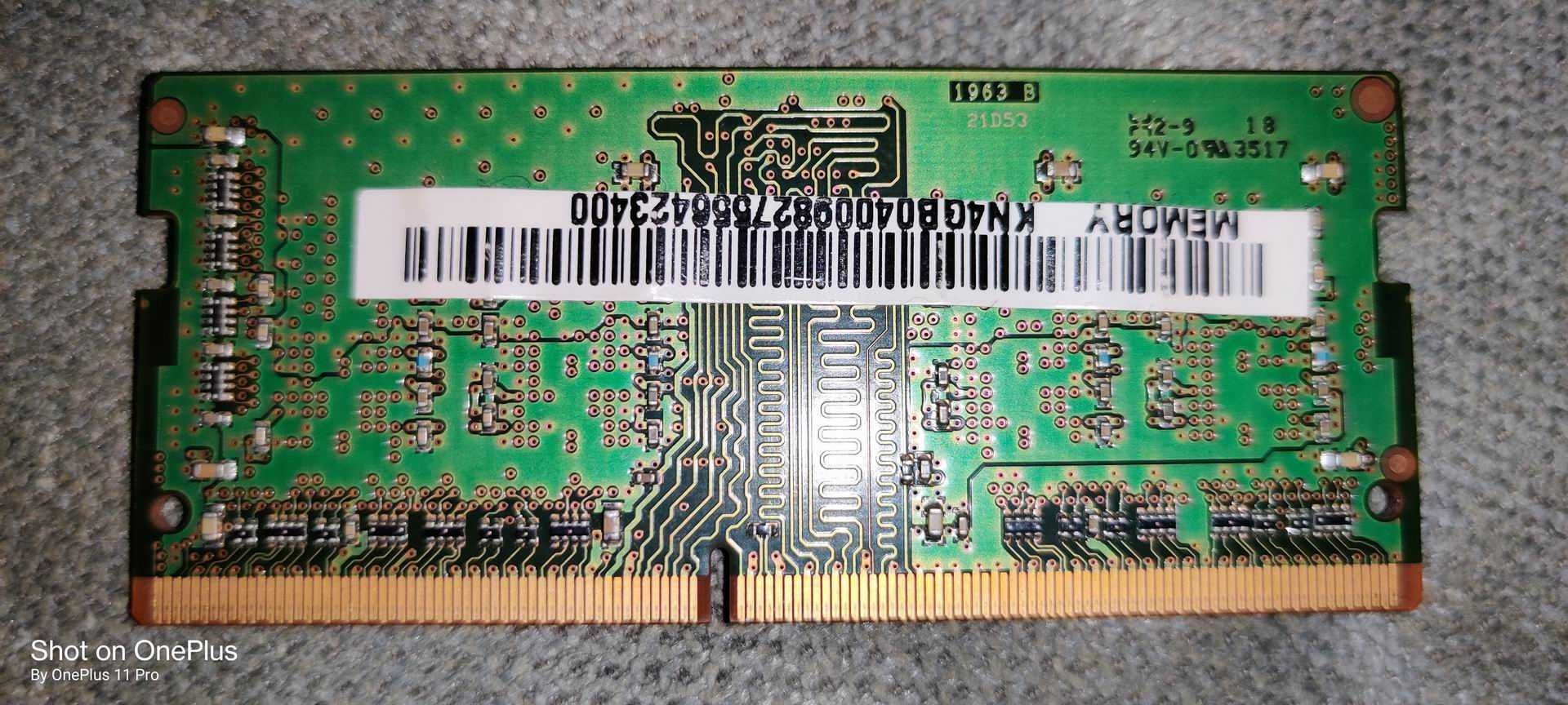 Pamięć SO-DIMM 4GB DDR4 PC4-2400T-SC0-11 MICRON MTA4ATF51264HZ-2G3B1
