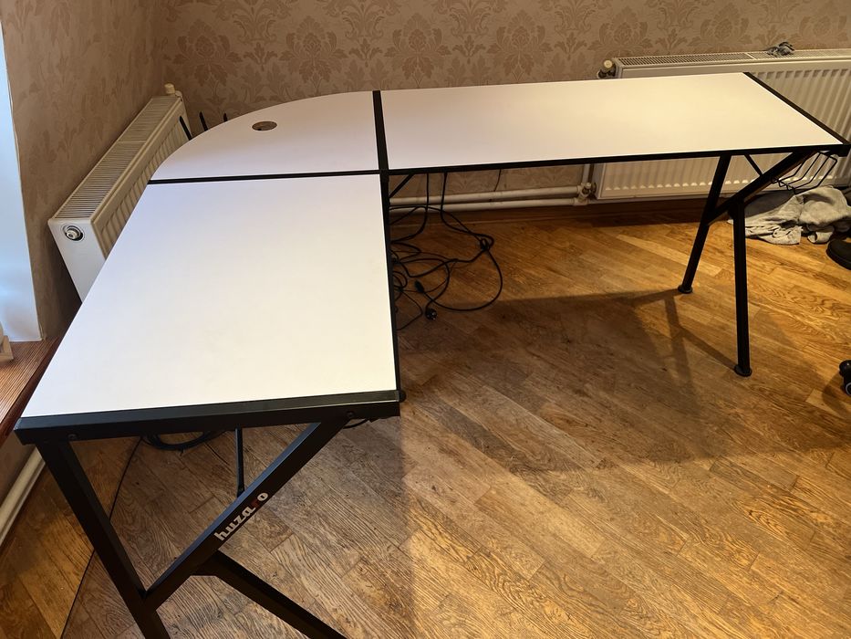 Стол компьютерный углрвой геймерский Huzaro Hero 6,3 White белый