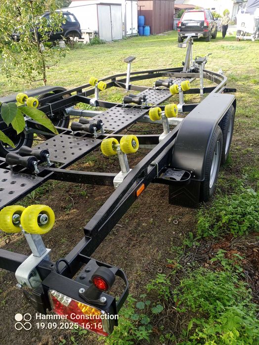 Przyczepa podlodziowa