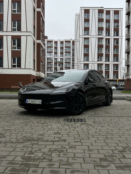 Tesla Model 3 2024 Highland