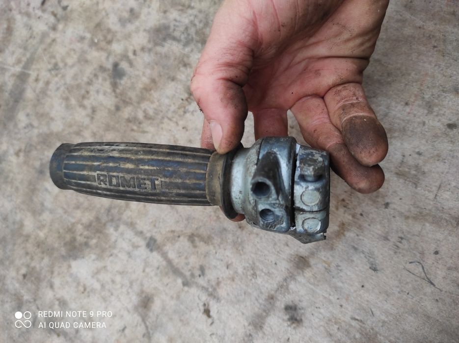 Rączka manetka zmiany biegów korpus Romet Komar motorynka M1 15.259