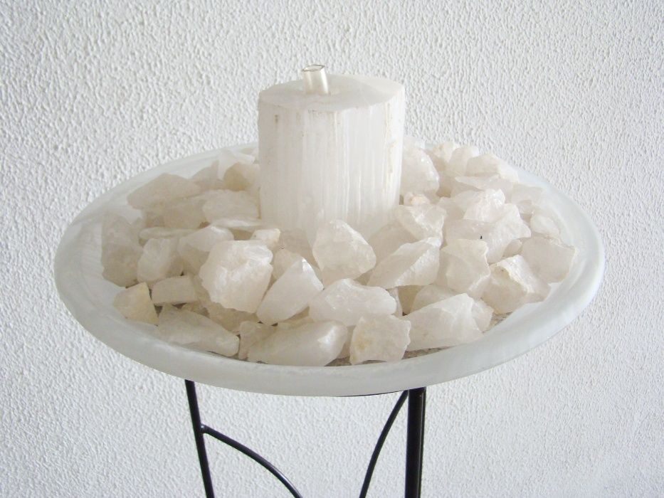 Fonte com pedras cristal e com luz