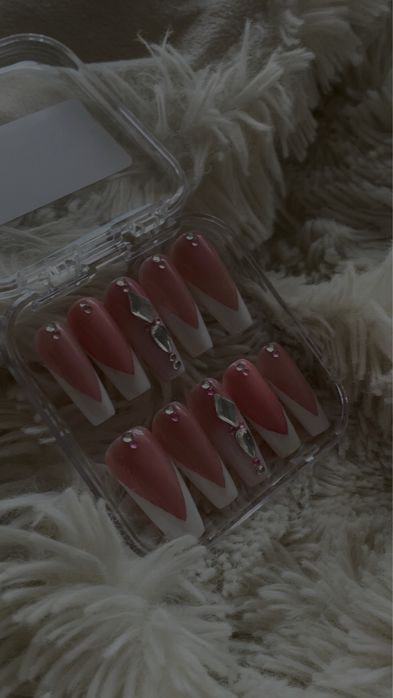 Press on nails french