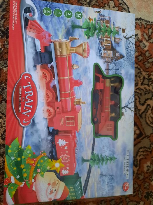 Продам музичний іграшковий поїзд.