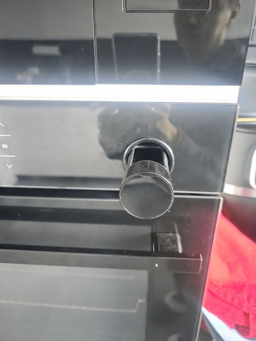 Piekarnik Amica z dotykowym otwieraniem i funkcją pary