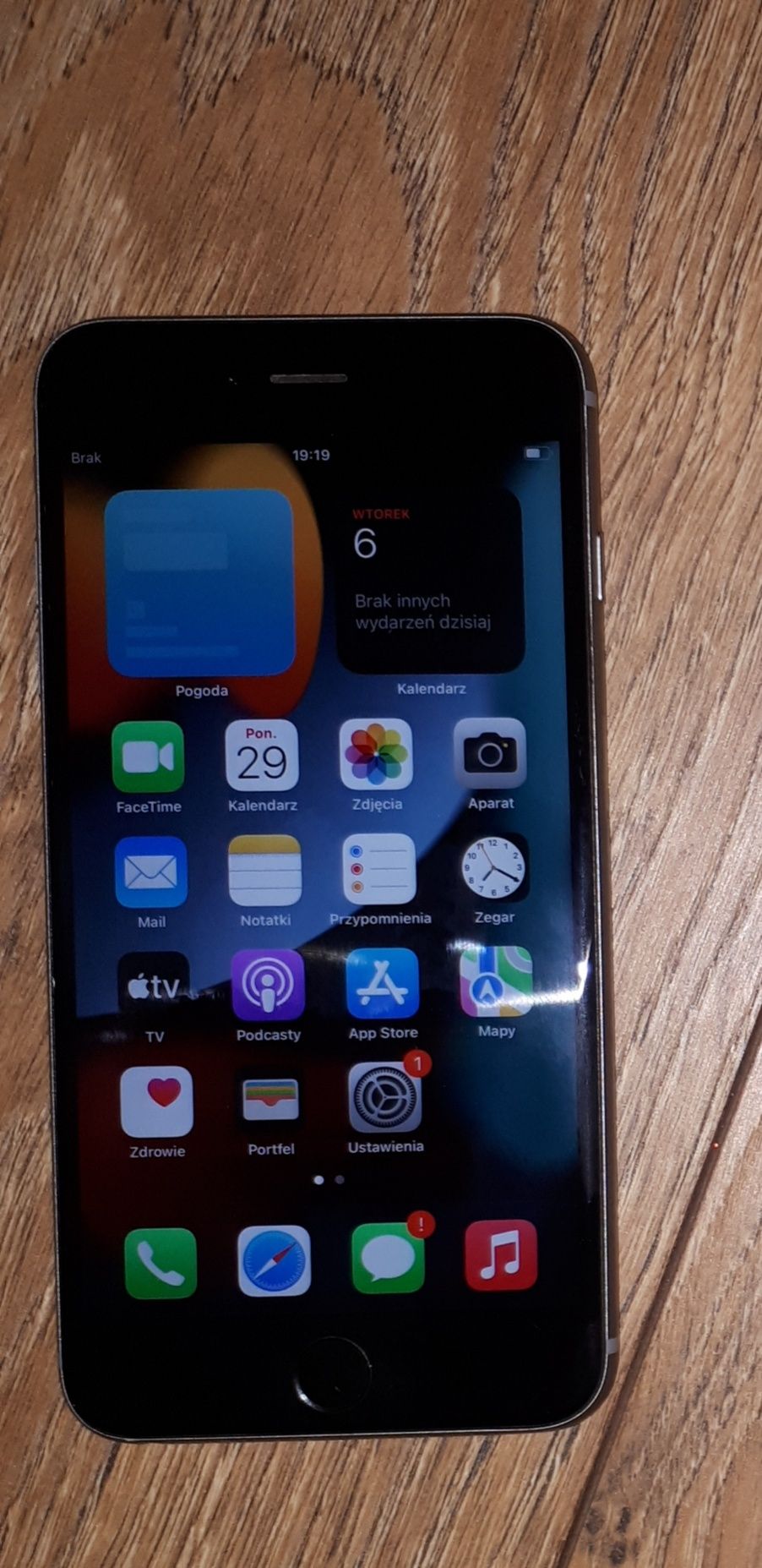 1iPhone 6s Plus Apple w bardzo dobrym stanie