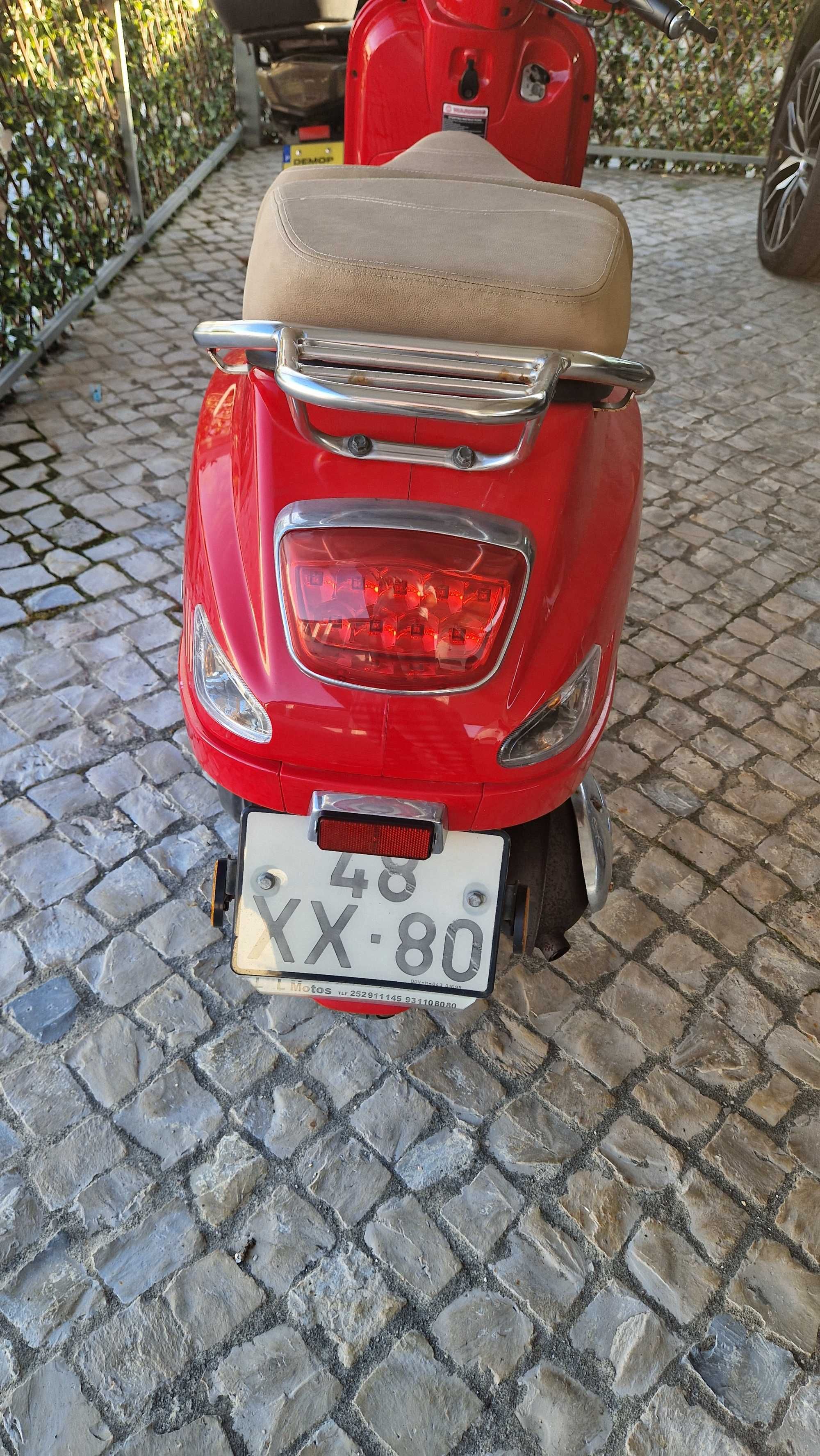 Vendo scooter 125 cm
