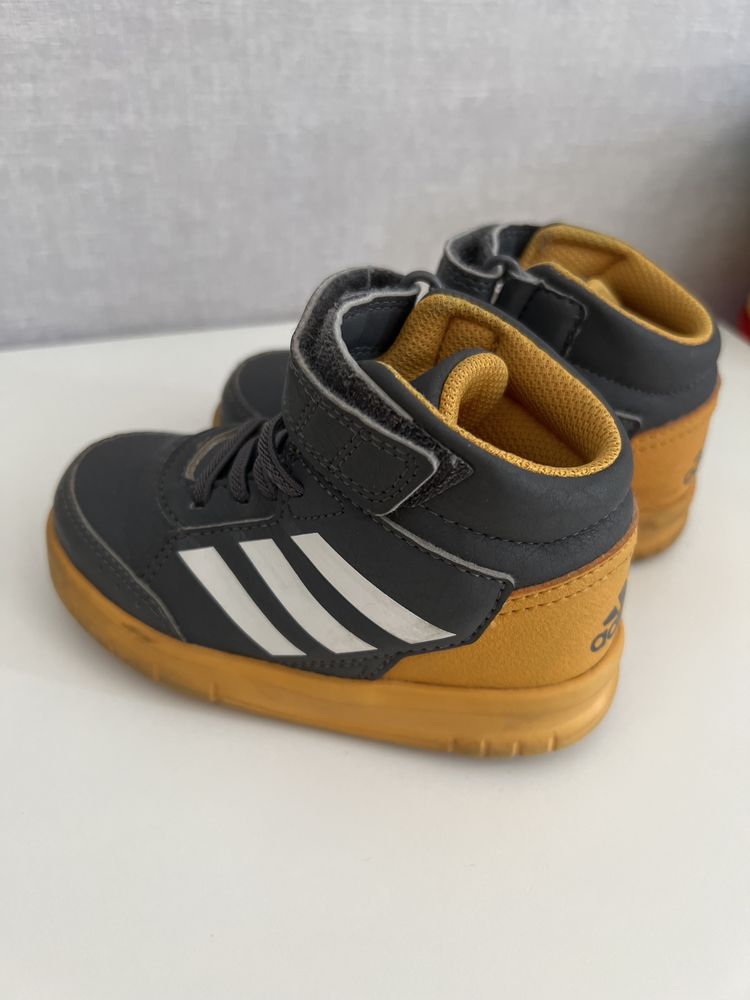 adidasy firmy Adidas - rozmiar 23 / wkładka 13,2 cm
