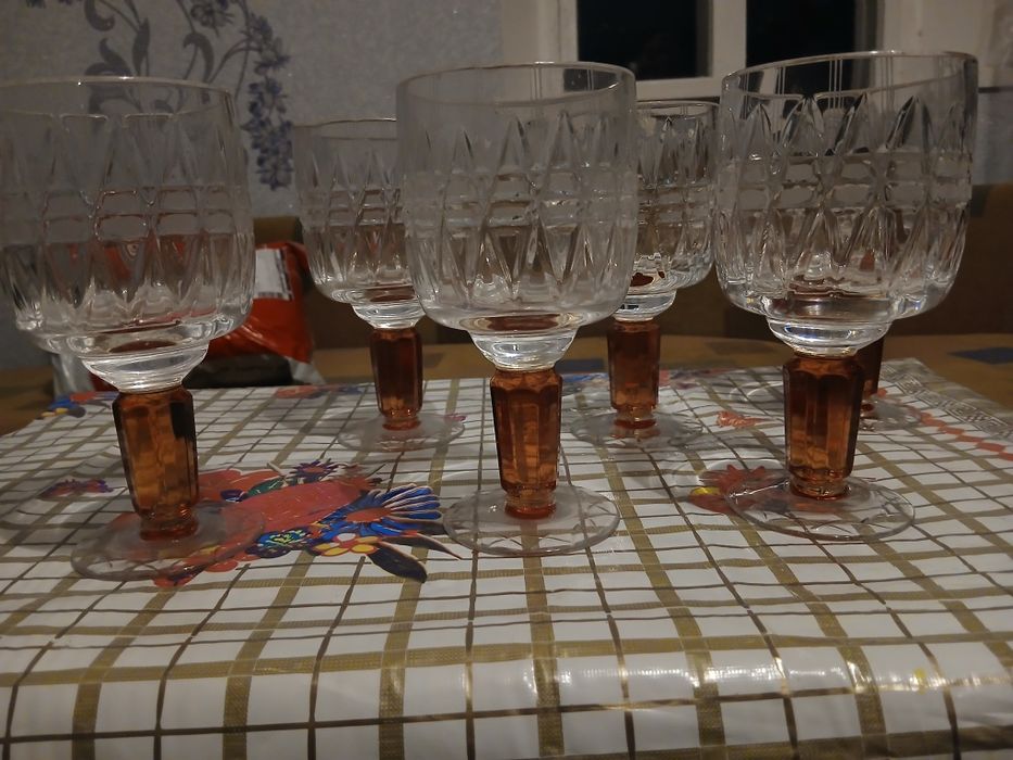 Олімпійський кольоровий кришталь, келихи