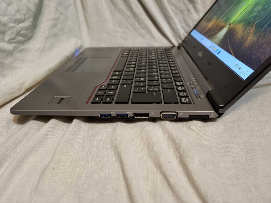 Fujitsu Lifebook U745 – i5 / 8 GB / 128 GB SSD / Windows 11 Pro