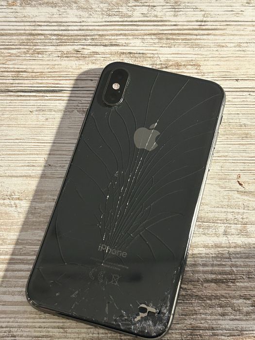 iPhone XS - 64 GB [75%] + pudełko, akcesoria, naklejki, dowód zakupu