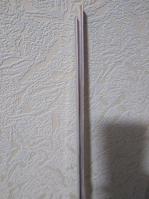 алюминиевая вставка между задними фанерами шкафа ГДР