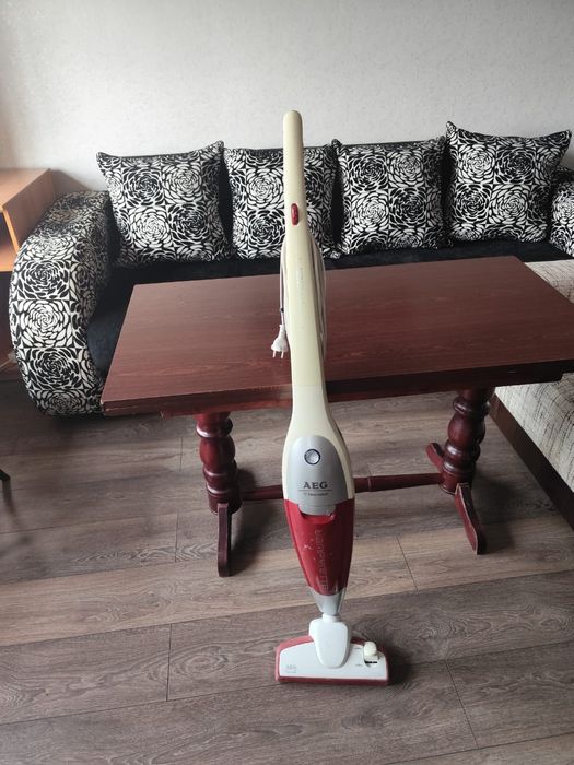 Пылесос ручной AEG