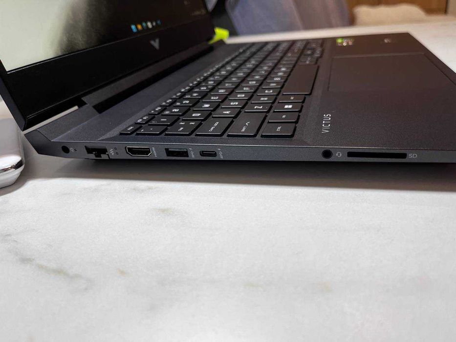 Laptop gamingowy HP Victus 16 Ryzen 5/16GB/512 RTX3050Ti stan idealny