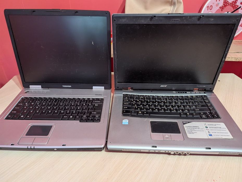 Два ноутбука на запчастини