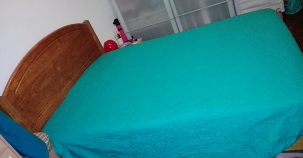 Cama de casal sem colchão