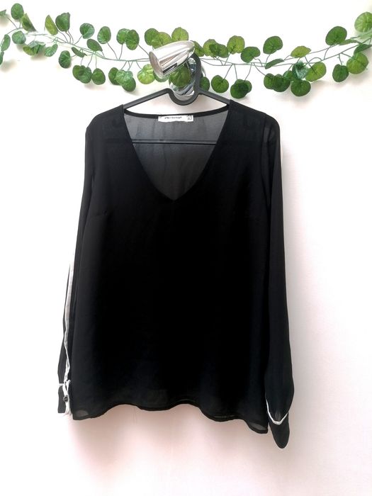 Blusa Preta Fina e Transparente