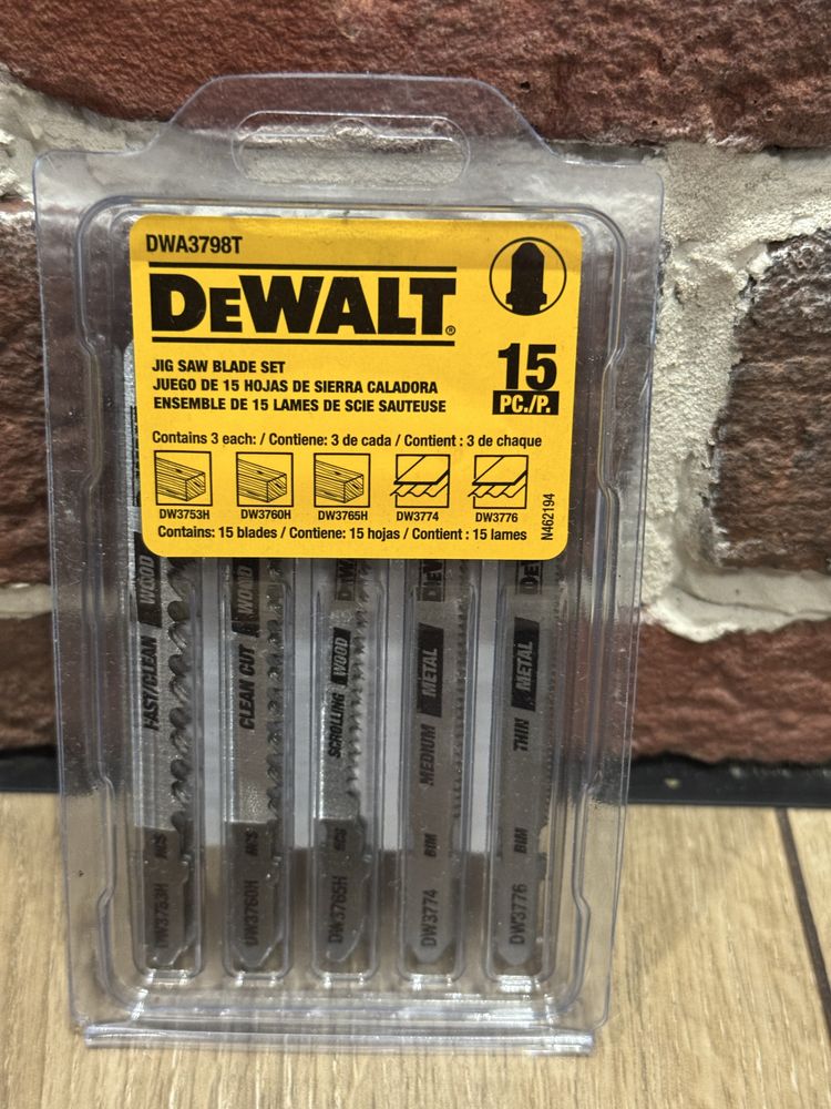 DeWALT DCS334b бесщеточный лобзик