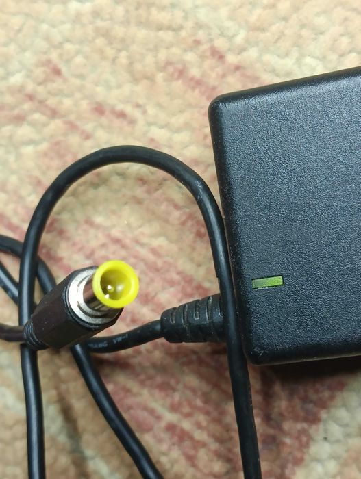 Блок живлення питания для монитора LG Samsung 19V (6.5×4.4mm)
