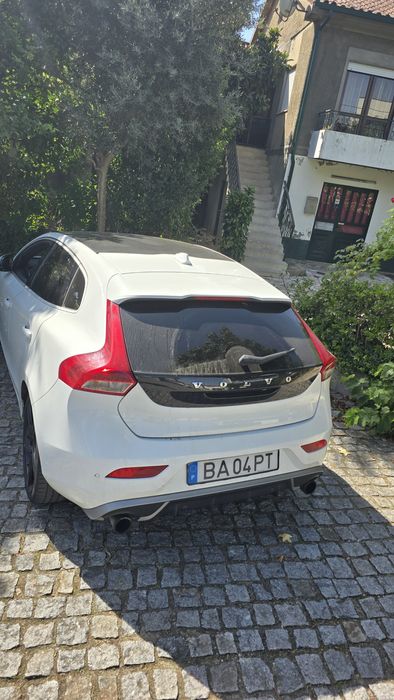 Volvo v40 r-type