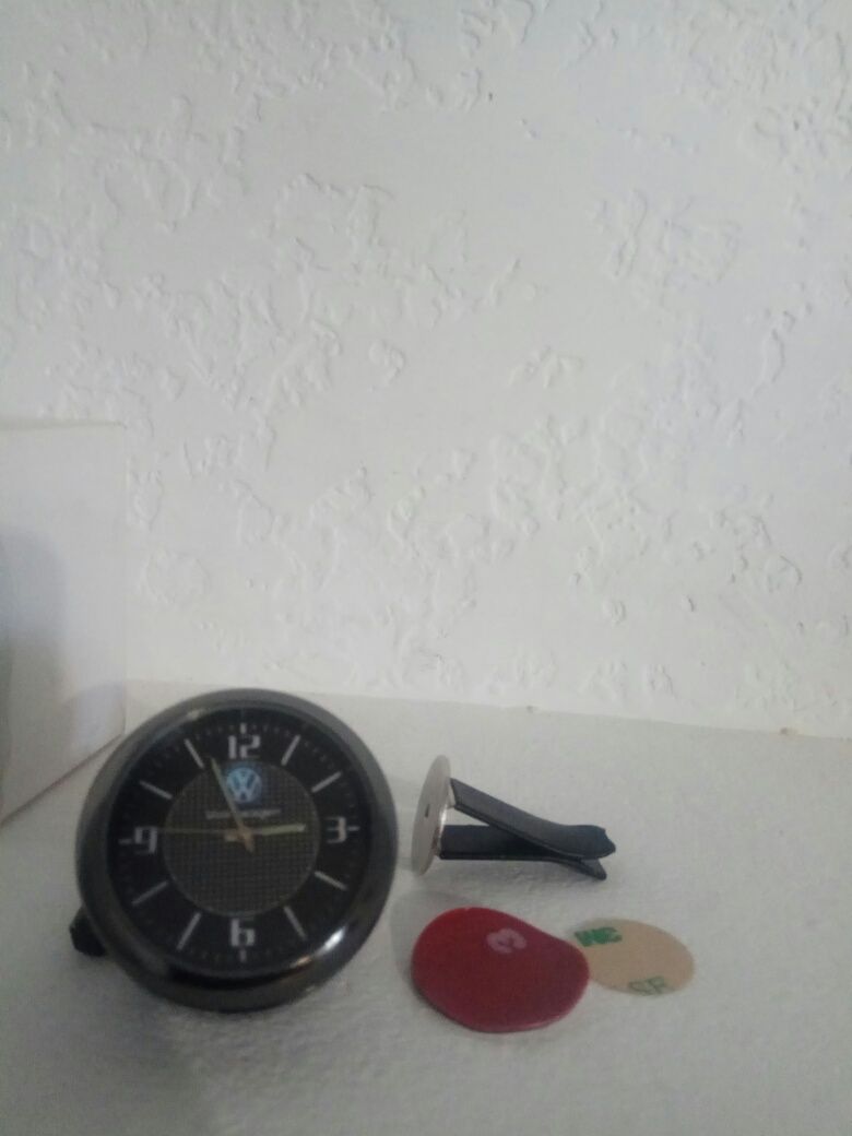 Часы кварцевые;в салон авто;с логотипом