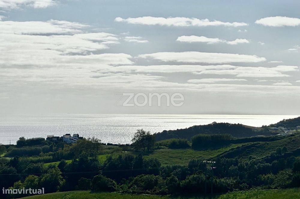 Terreno Urbano com Vista Mar e Campo – Lomba do Pomar, Povoação