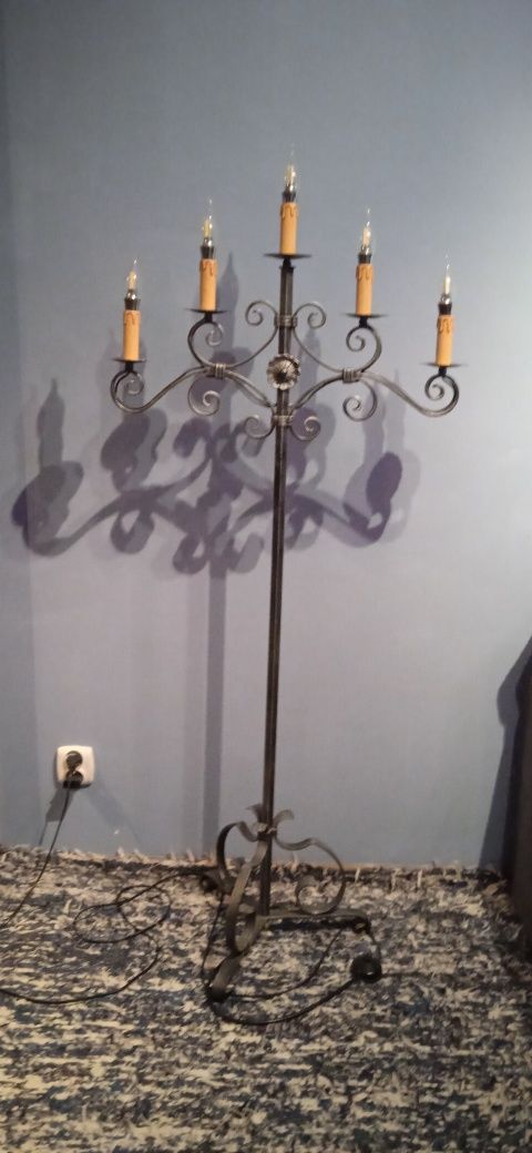Świecznik rustykalny loft lampa stojąca kuta grafit