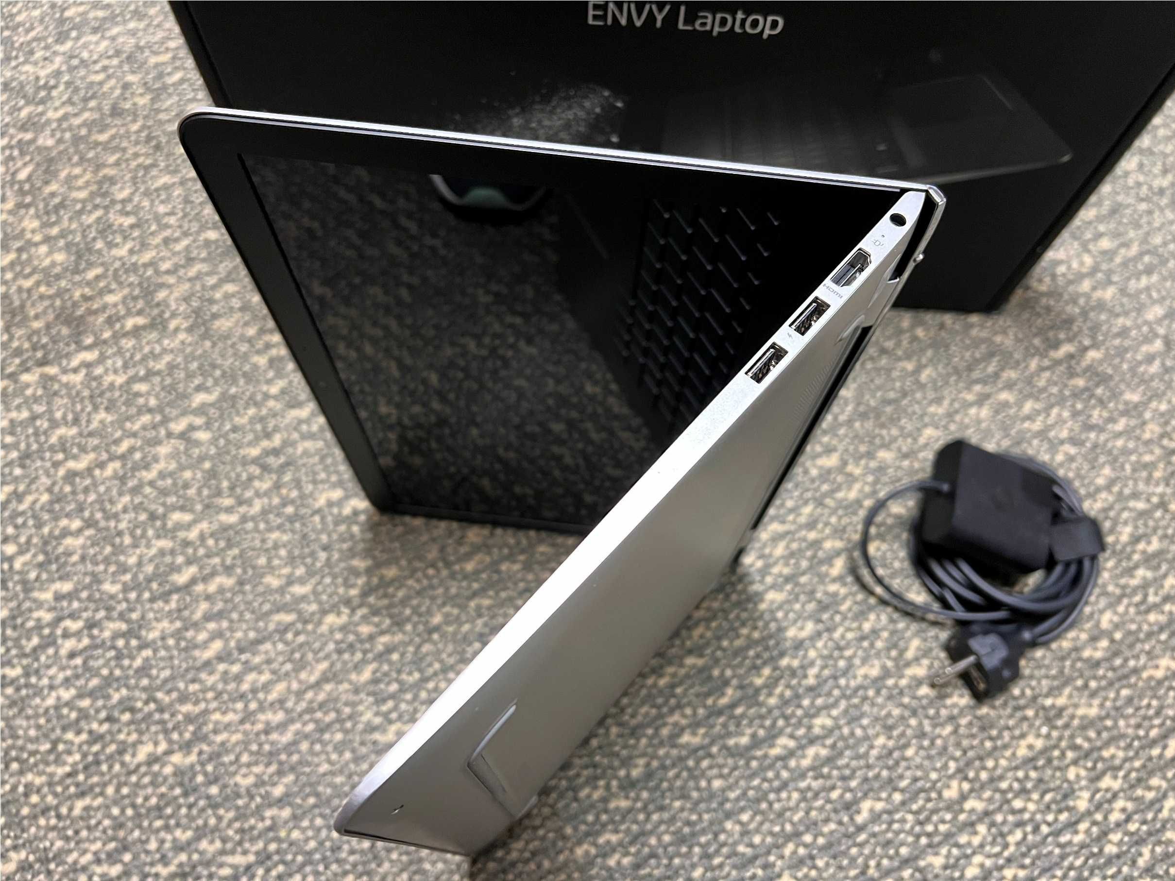 Laptop HP Envy 13-ab003nw i3-7100U 4/128GB Windows 10