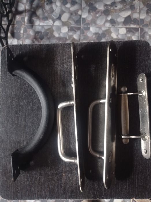 Ручка дверная металлическая