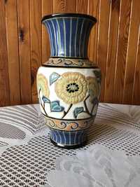Piękny wazon malowany ceramiczny tłoczone  kwiaty