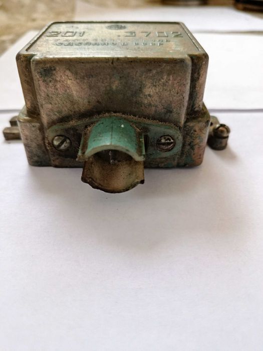 реле регулятор 201.3702