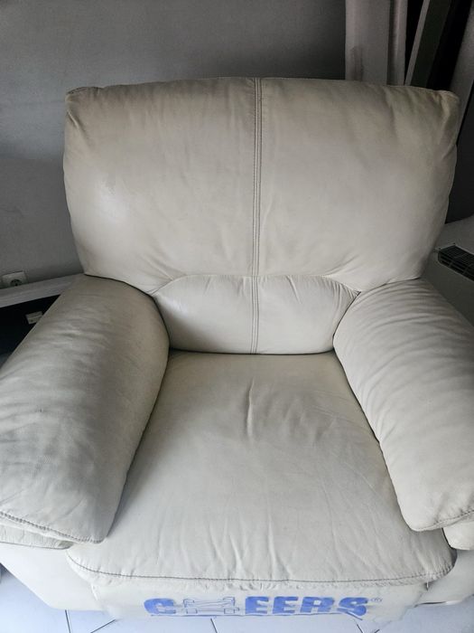 Sofá de couro reclinável Cheers – conforto e estilo para a sua sala!