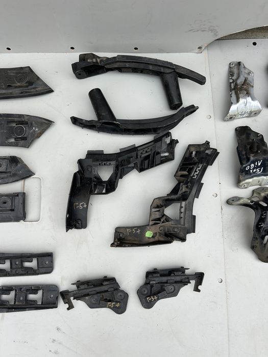 Кріплення бампера VW Golf 5 Jetta 5 Golf 5 + Plus гольф плюс Passat B6