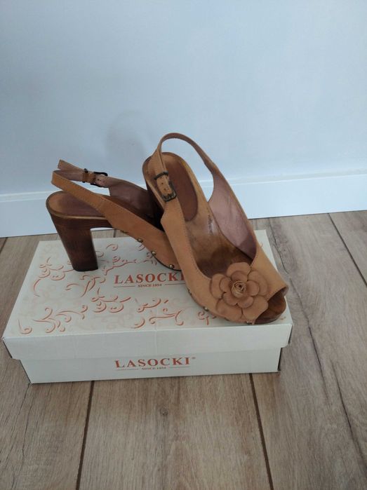 Buty damskie drewniane