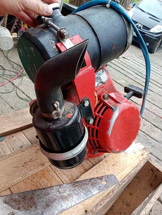 Silnik mf 70 w całości lub na czesci szarpak iskrownik