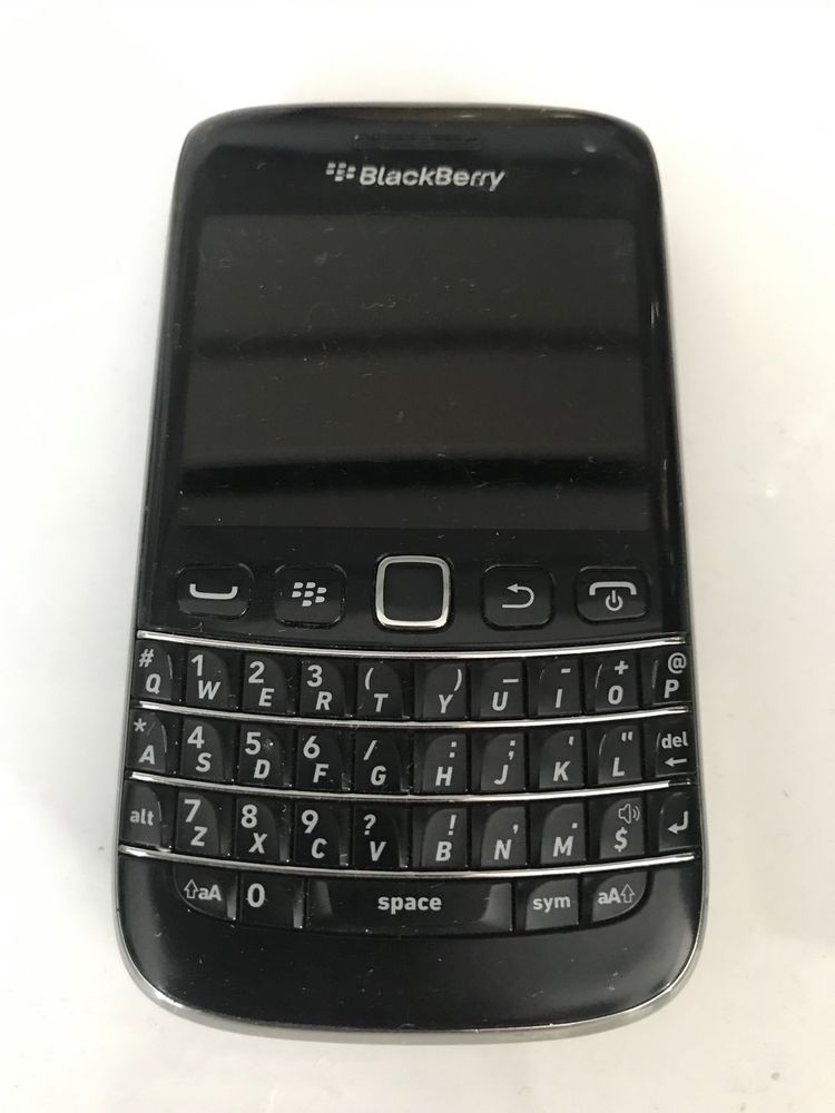 Telefon Black Berry z ładowarką