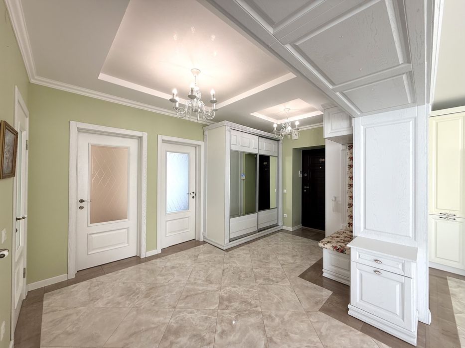 Велика 3к-Квартира з Авторським ремонтом у Калиновій Слободі.