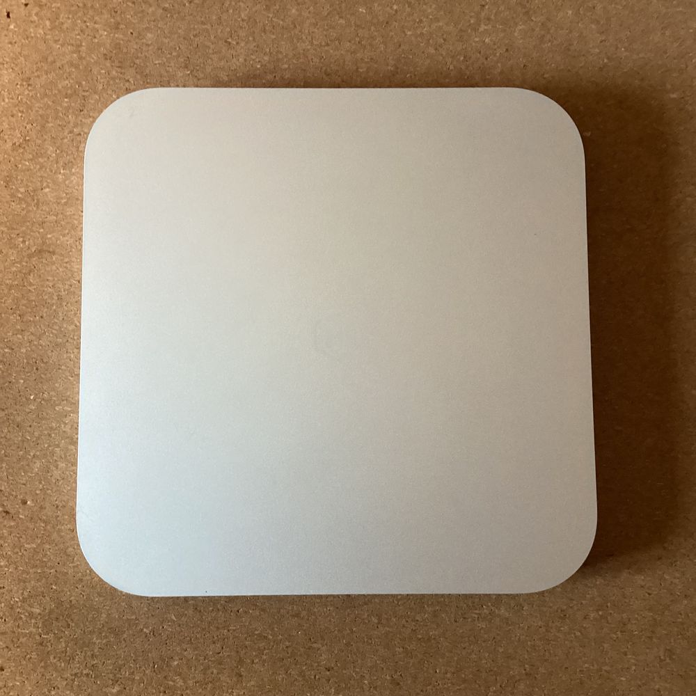 Mac Mini Hub, stacja dokująca.